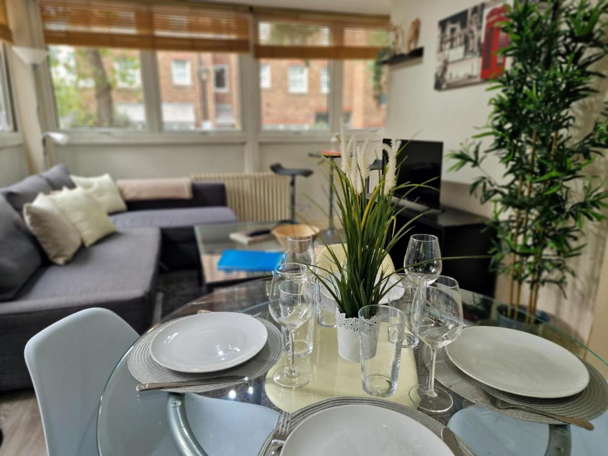 2 Bedrooms Flat In Great Location! London Exteriör bild