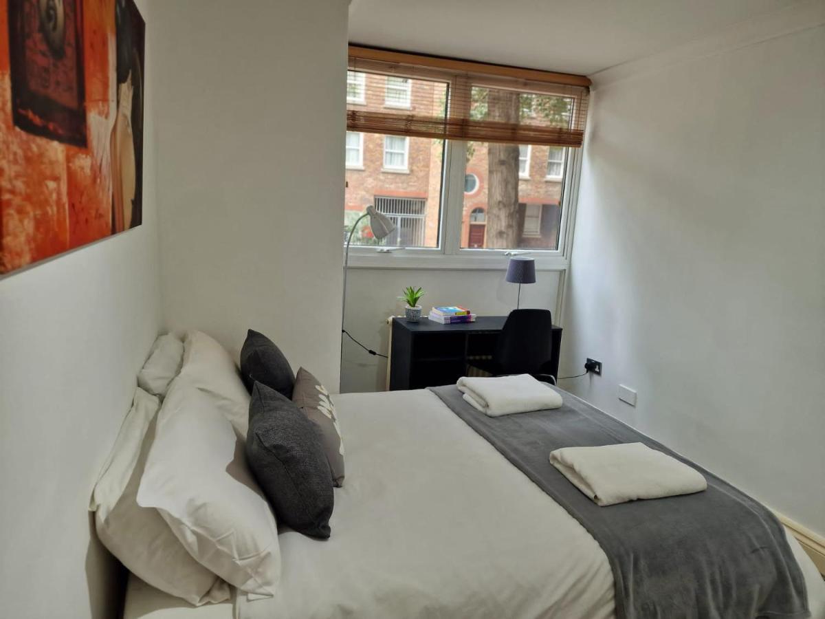 2 Bedrooms Flat In Great Location! London Exteriör bild